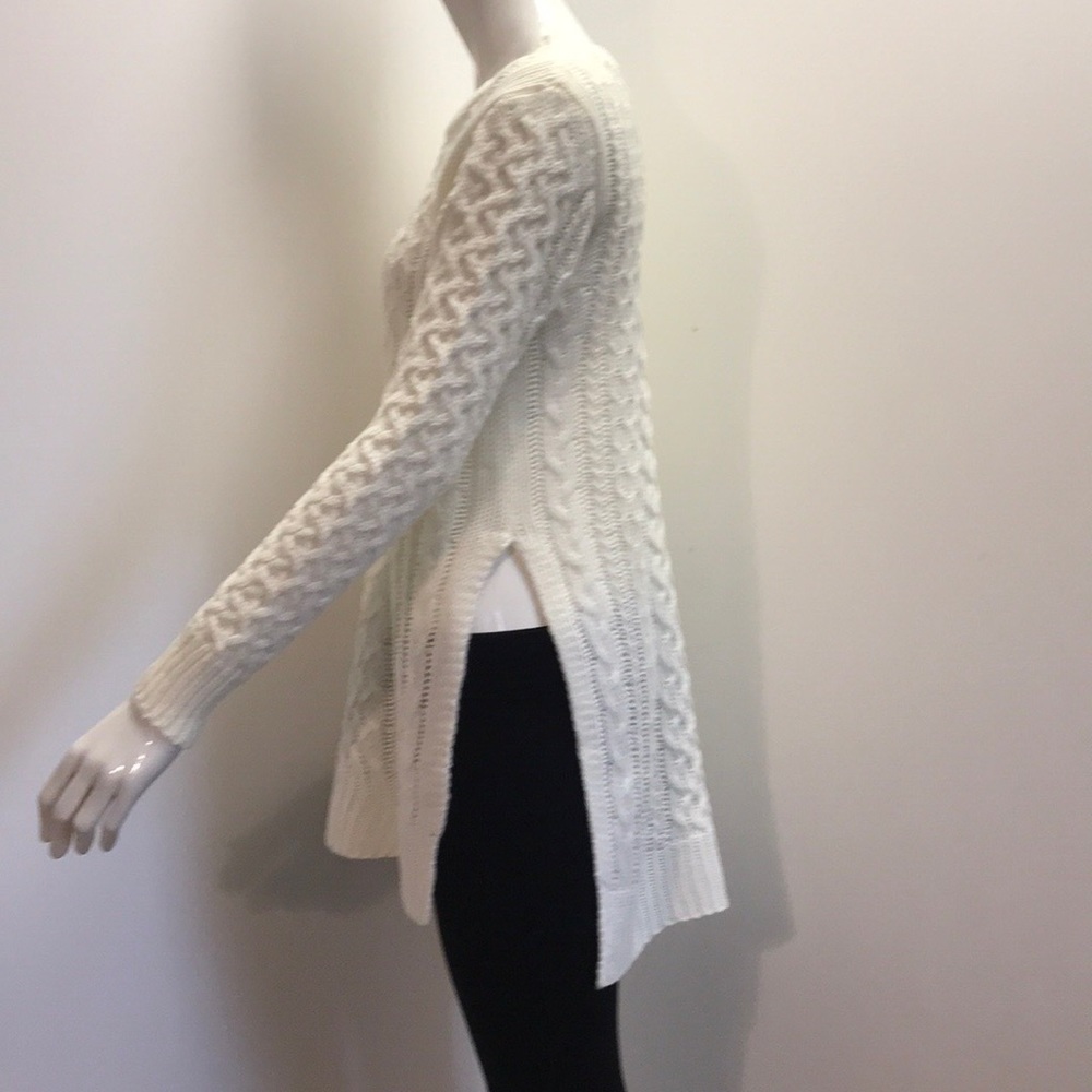 Ivory Cable Knit Sweater - 5 ⭐️ Rated! - Picture 4 of 8
